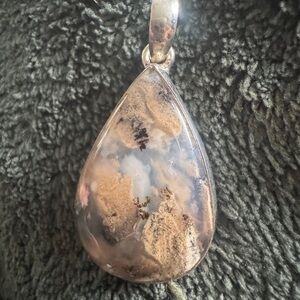 Elegant Teardrop Pendant Necklace